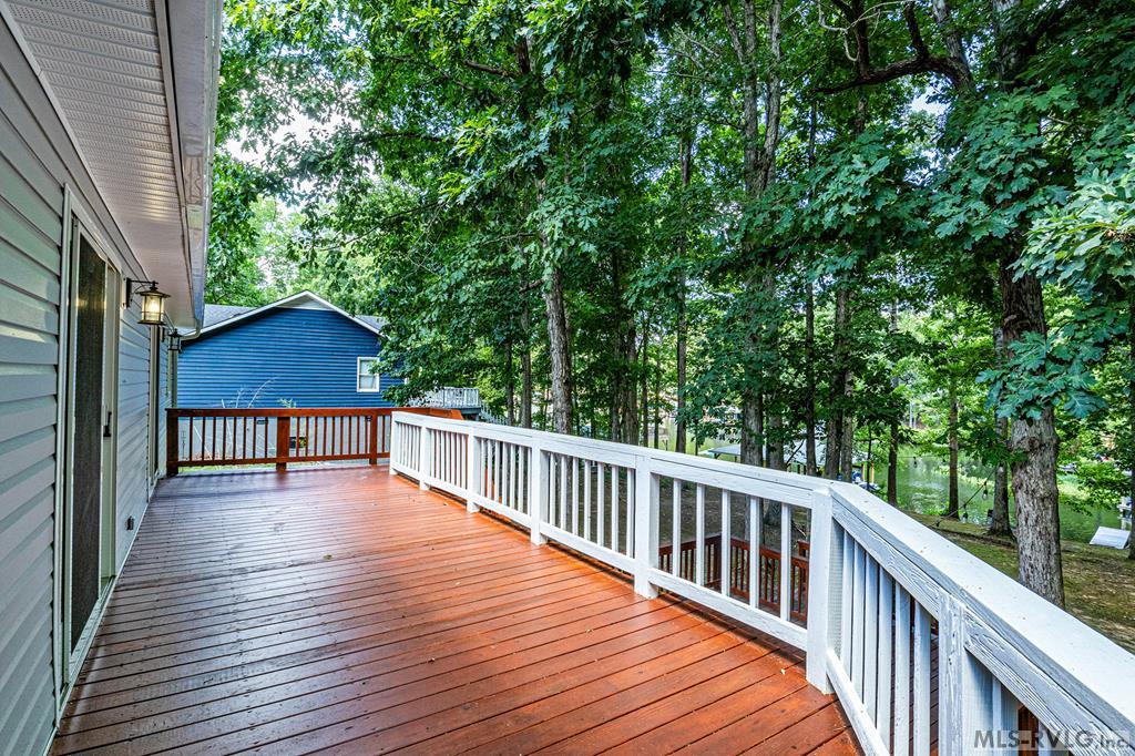 134 Roanoke Dr Property Photo 8