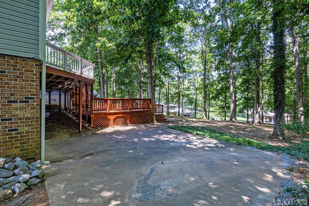 134 Roanoke Dr Property Photo 11