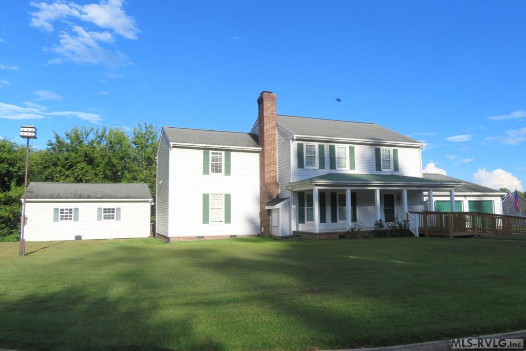 107 River Road North Property Photo 4