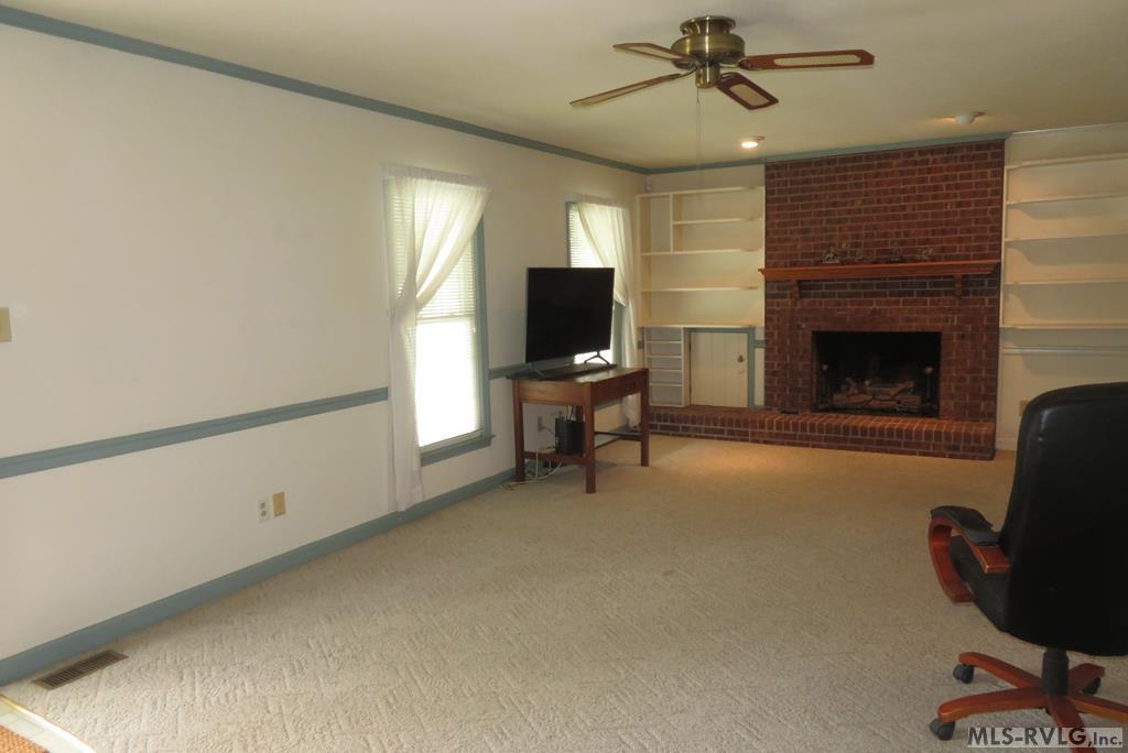107 River Road North Property Photo 8