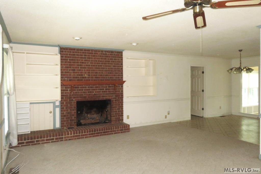 107 River Road North Property Photo 11