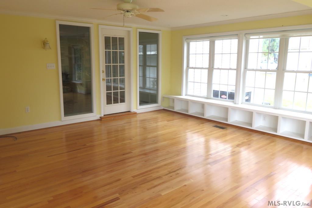 107 River Road North Property Photo 14