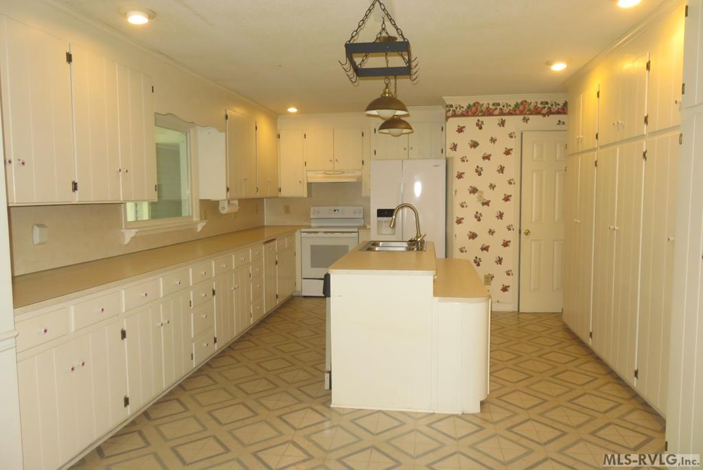 107 River Road North Property Photo 15