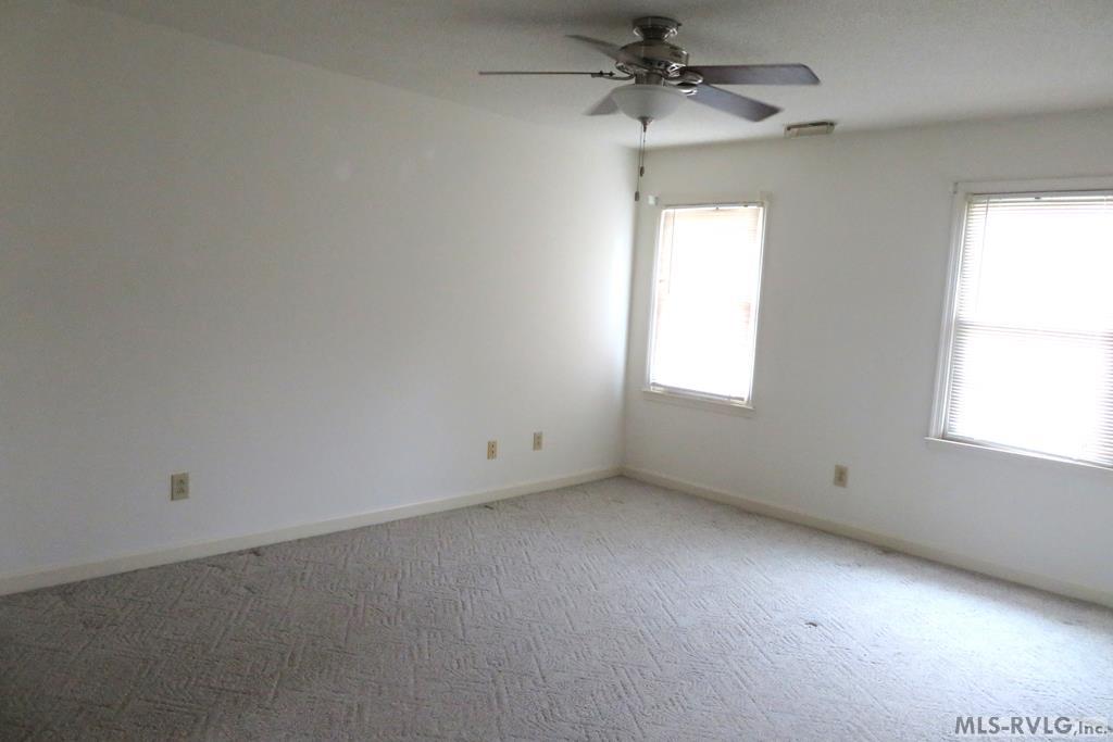 107 River Road North Property Photo 19