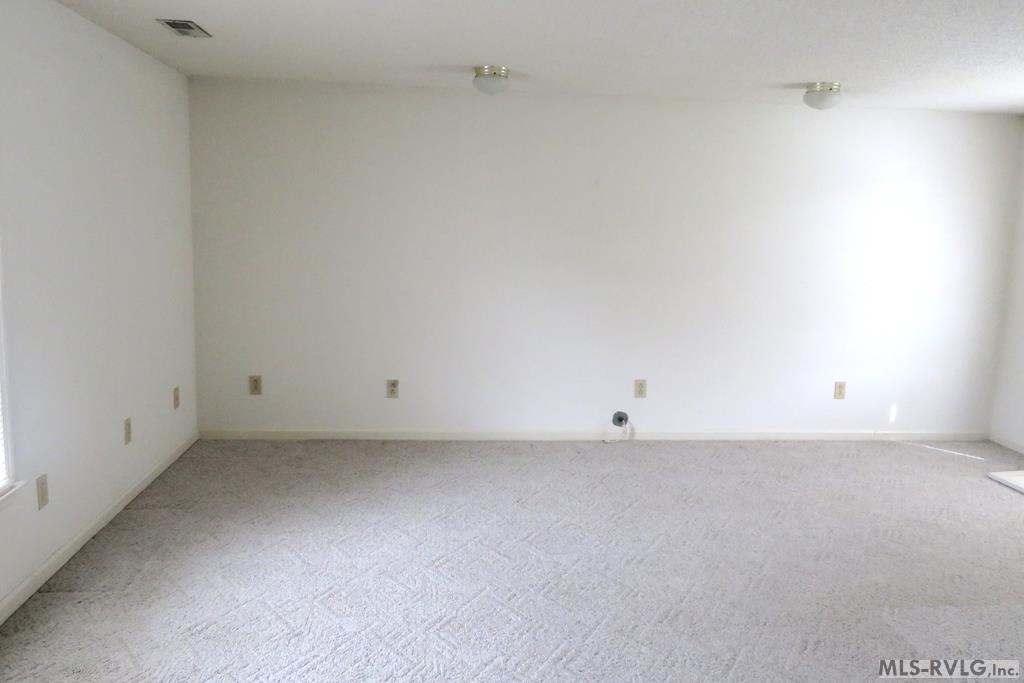 107 River Road North Property Photo 21