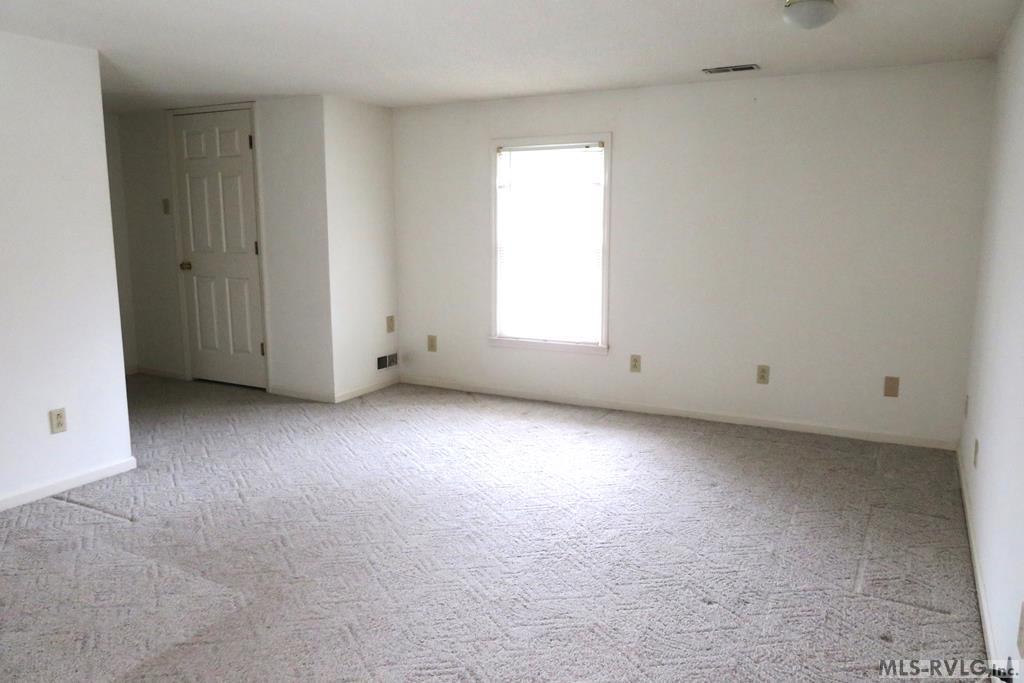 107 River Road North Property Photo 22