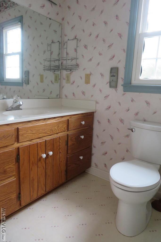107 River Road North Property Photo 32