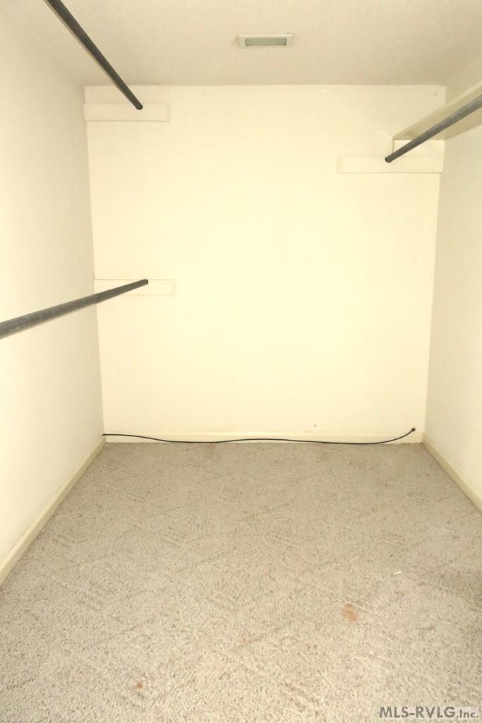 107 River Road North Property Photo 36