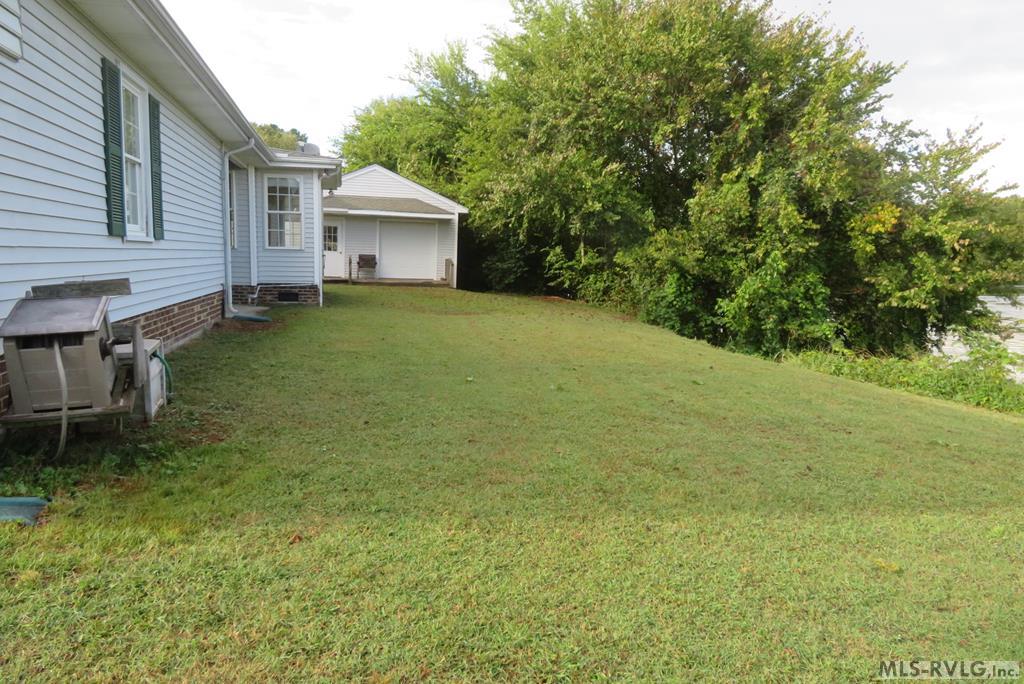 107 River Road North Property Photo 39