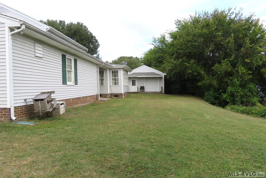 107 River Road North Property Photo 42