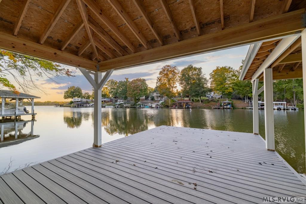 1004 Starboard Dr Property Photo 6