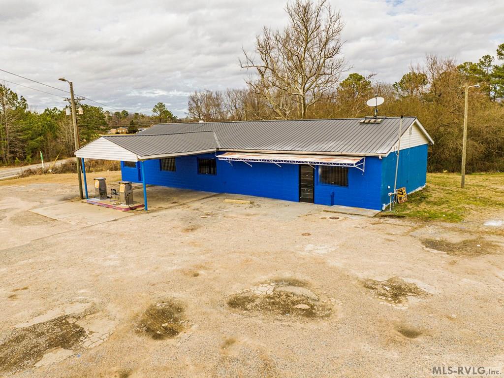 22091 Hwy 48 Property Photo 2