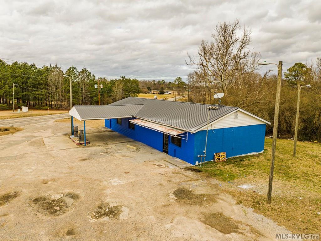 22091 Hwy 48 Property Photo 9