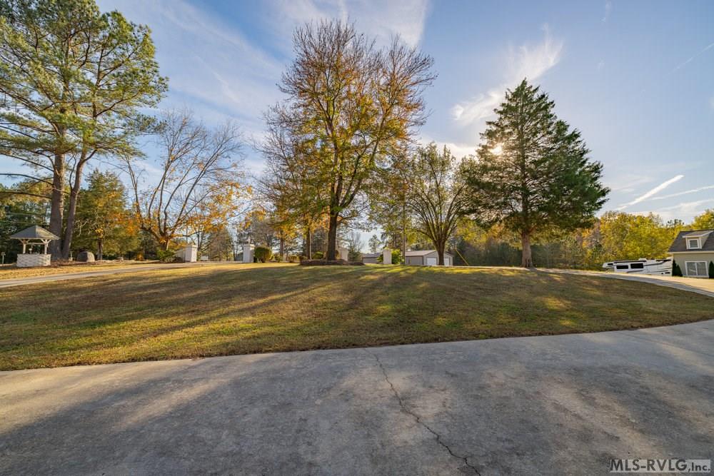 81 Moss Point Property Photo 7