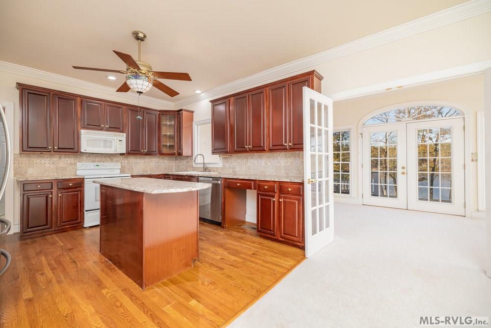 81 Moss Point Property Photo 14