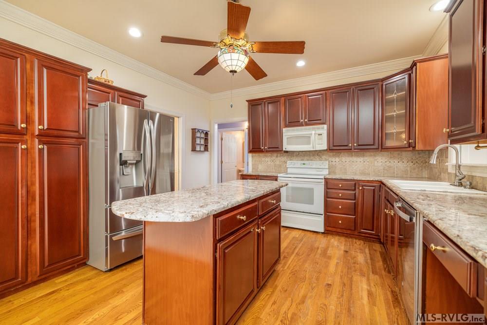 81 Moss Point Property Photo 18