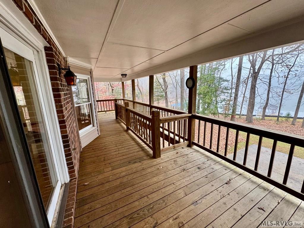 75 Roanoke Court Property Photo 16