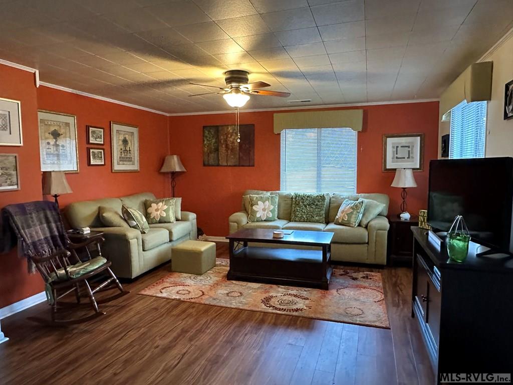 406 Wildwood Circle Property Photo 6