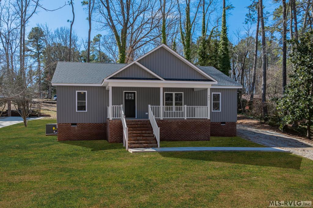 982 Parkview Drive Property Photo