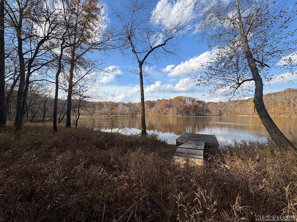 147 Peninsula Lane Property Photo 1