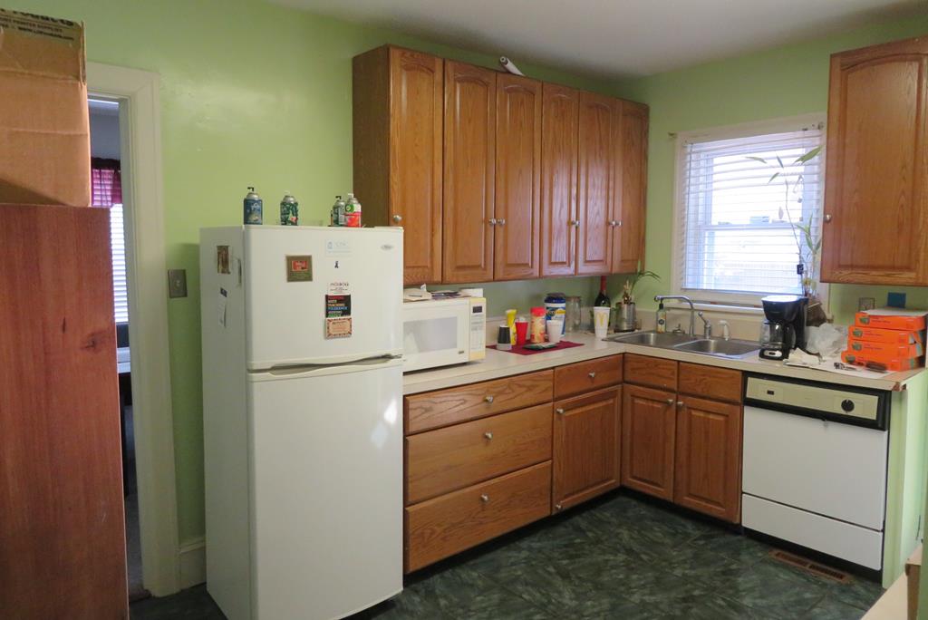 709 Julian R. Allsbrook Property Photo 14