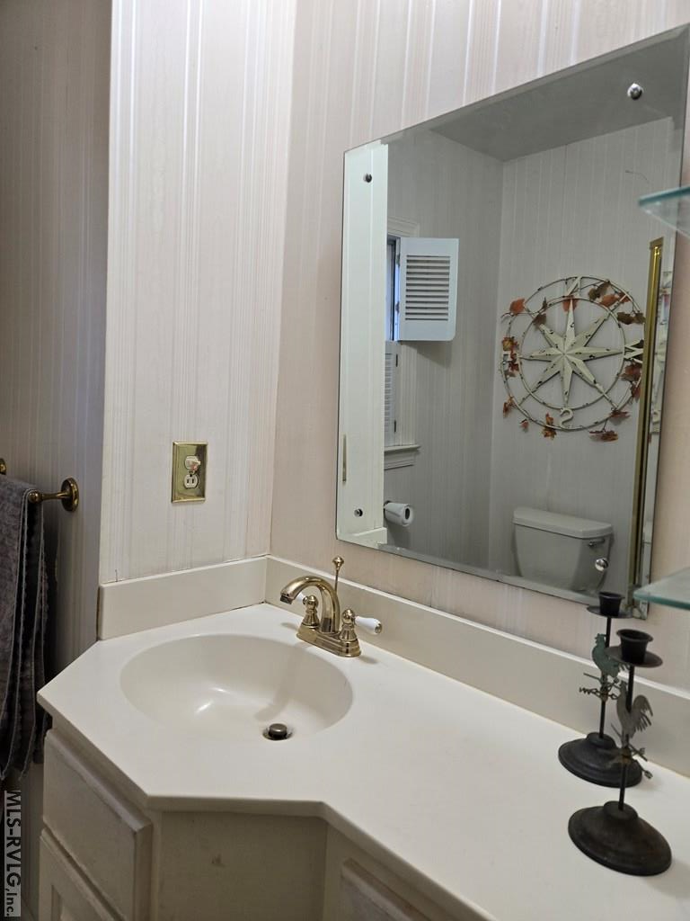 210 Gaines St Property Photo 28