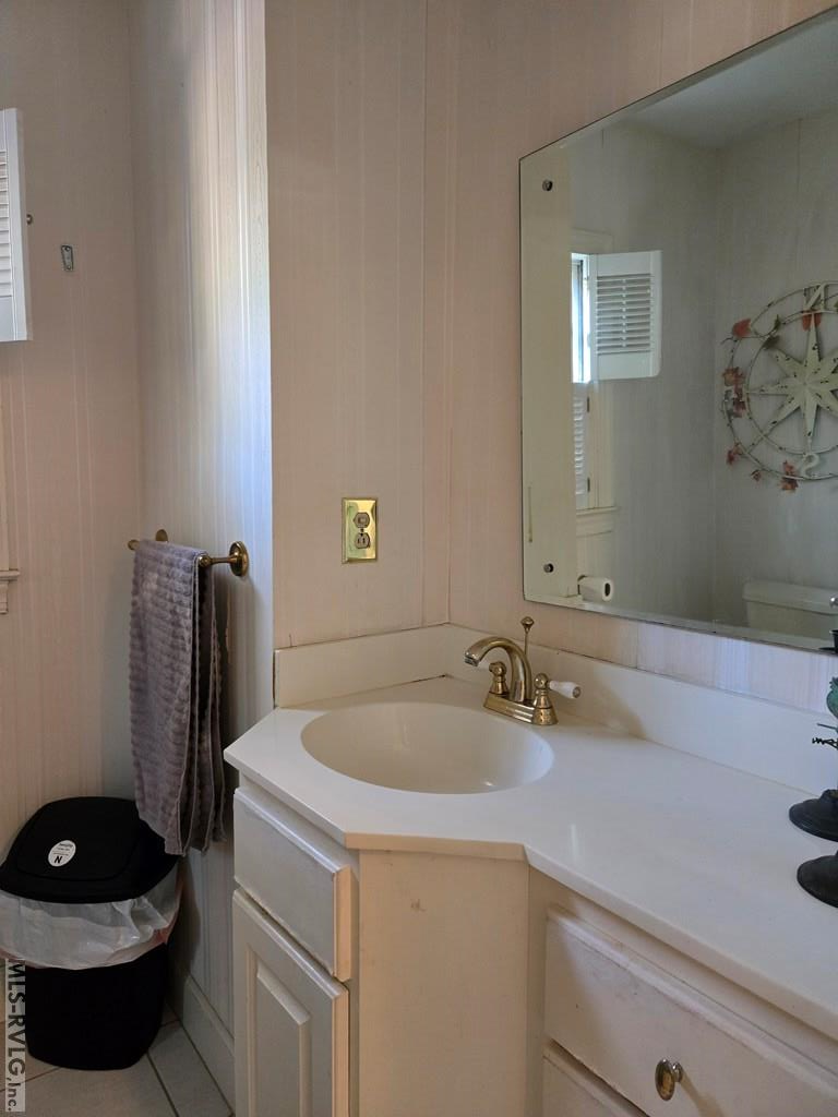 210 Gaines St Property Photo 30