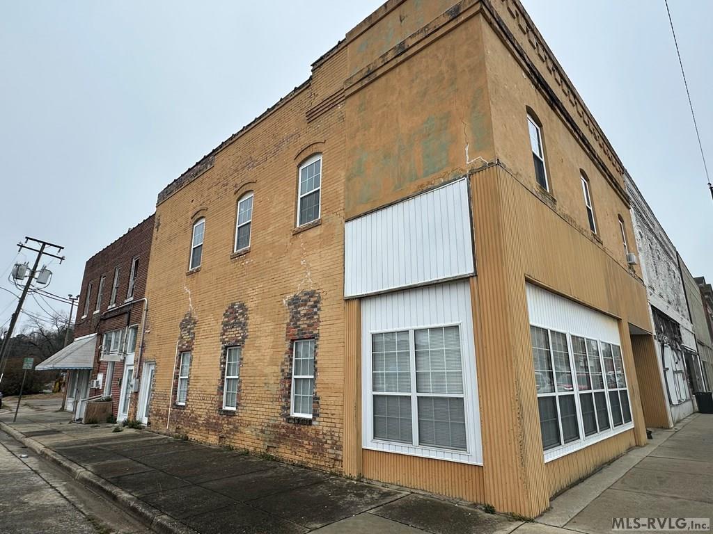 101 W Main St Property Photo