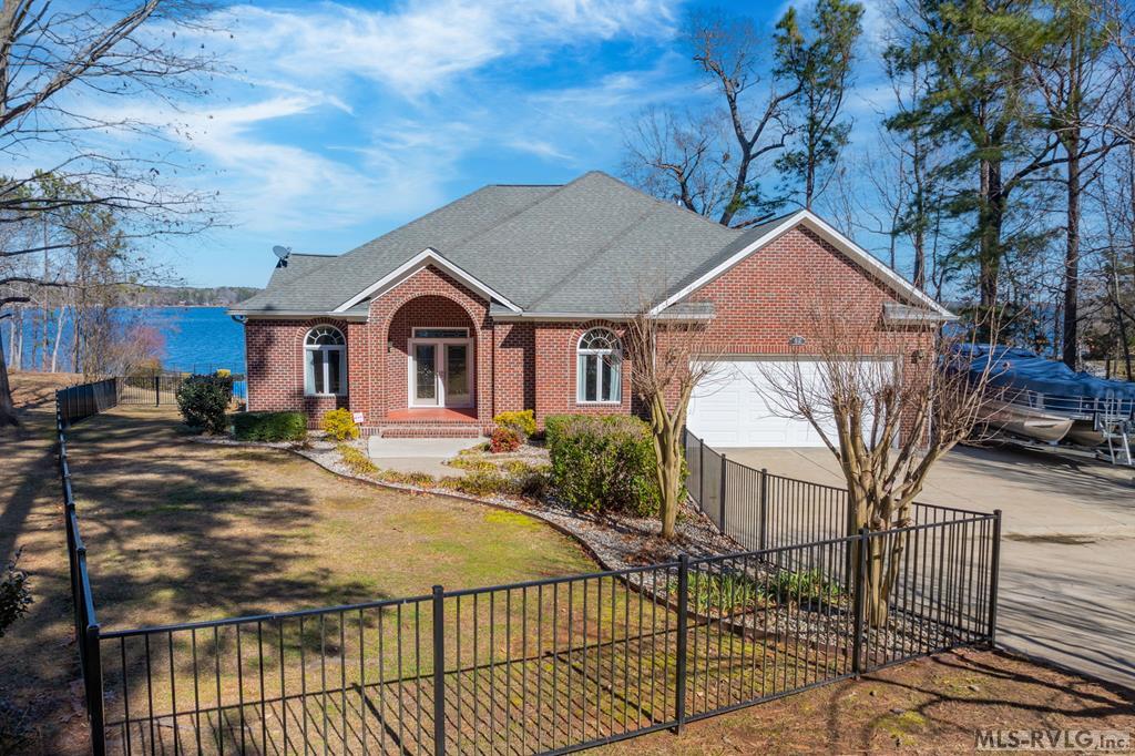 52 Point Circle Property Photo 1