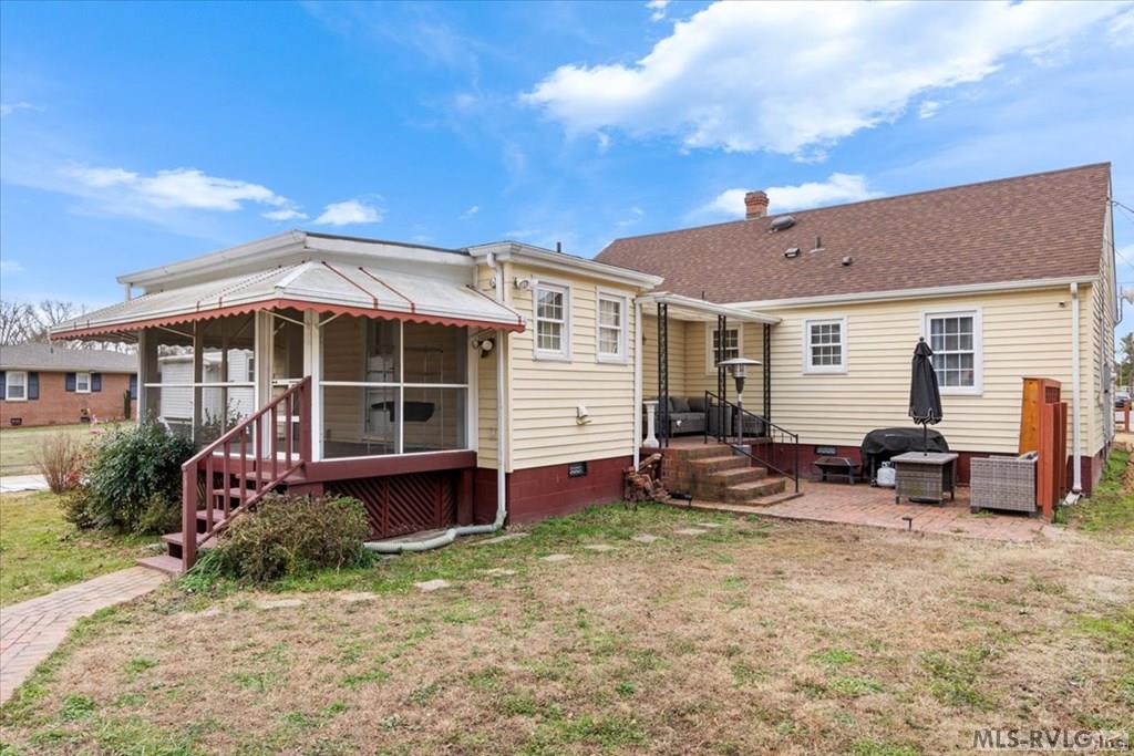 402 Harding Street Property Photo 4