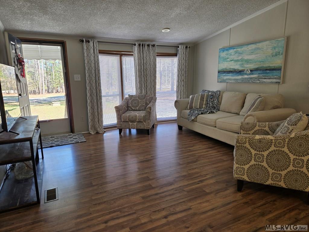 111 Locus Ct Property Photo 4