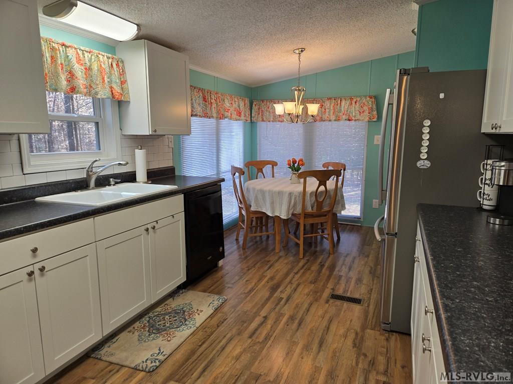 111 Locus Ct Property Photo 8
