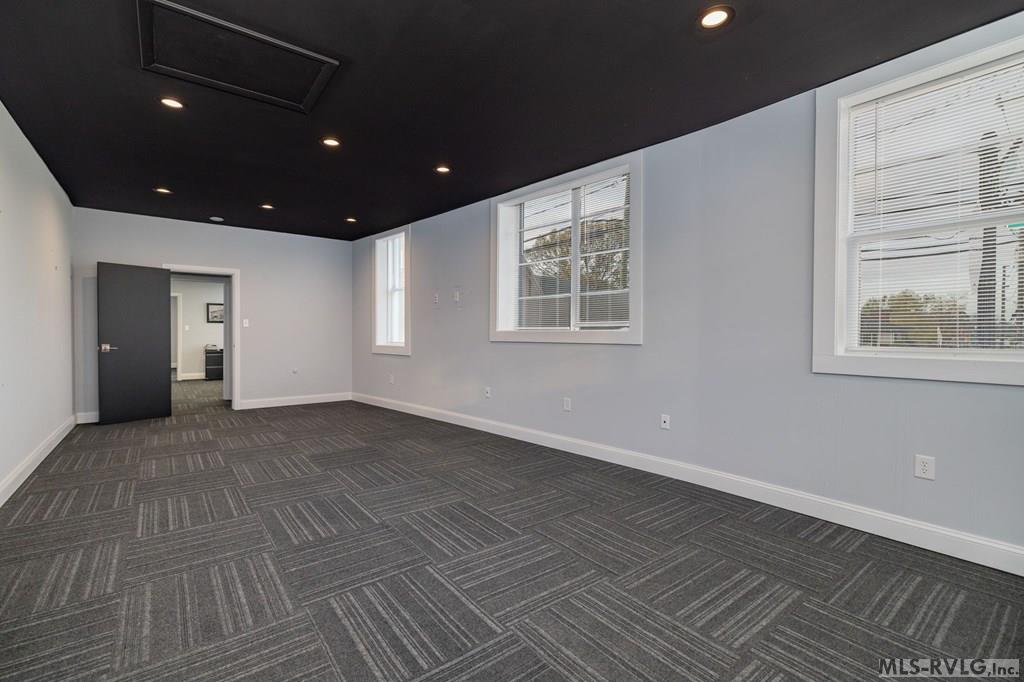 300 South Main St. Property Photo 17