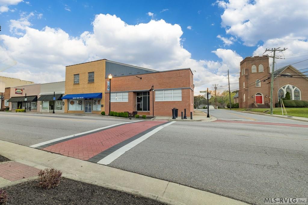 300 South Main St. Property Photo 32