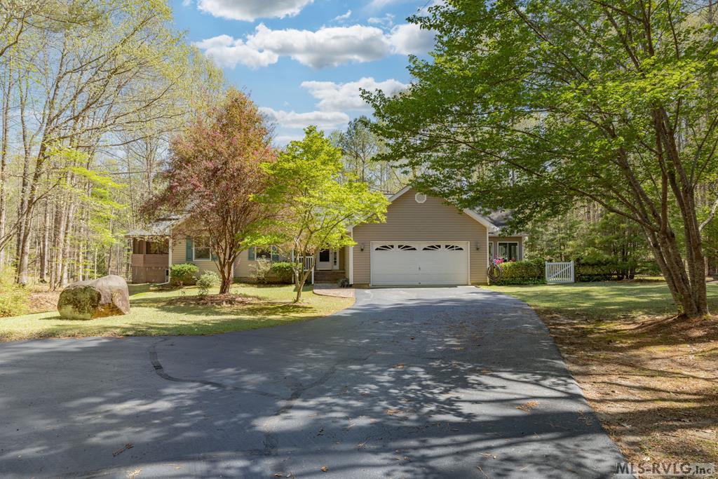 325 Waterside Drive Property Photo