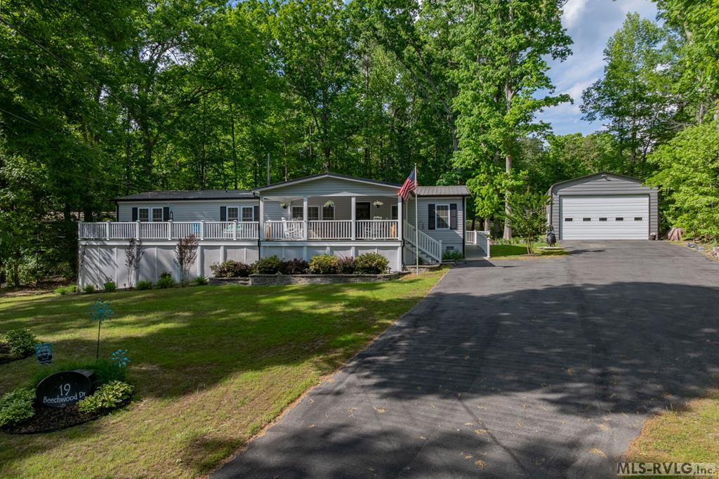 19 Beechwood Dr Property Photo 1