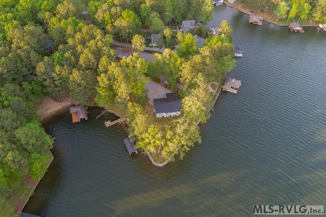 138 Lake Circle Property Photo 1
