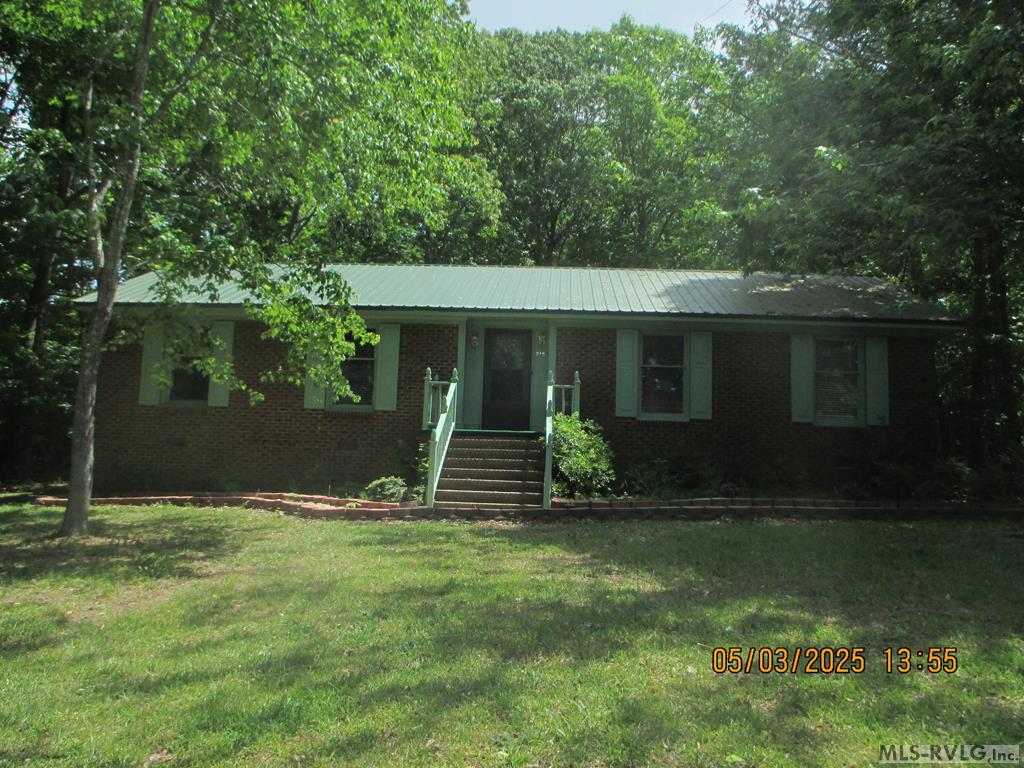 215 Lakeview Dr. Property Photo 1