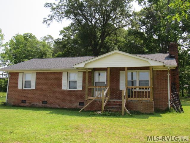 124 Statesville Rd Property Photo 1
