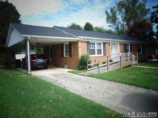 607 Edgewood Lane Property Photo 1