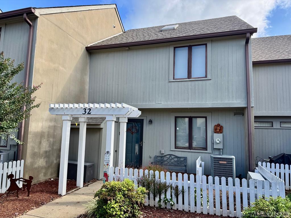 32 The Moorings Property Photo 1