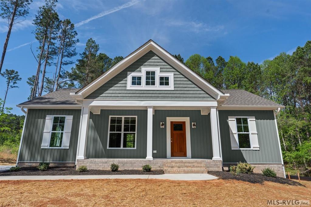 209 White Oak Court Property Photo 3