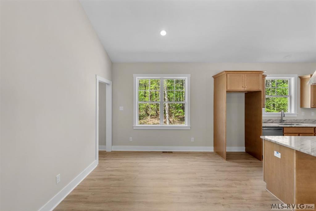 209 White Oak Court Property Photo 14