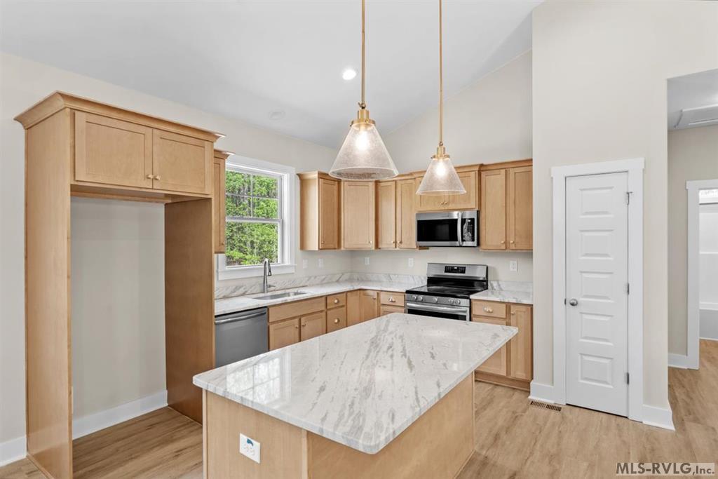 209 White Oak Court Property Photo 15