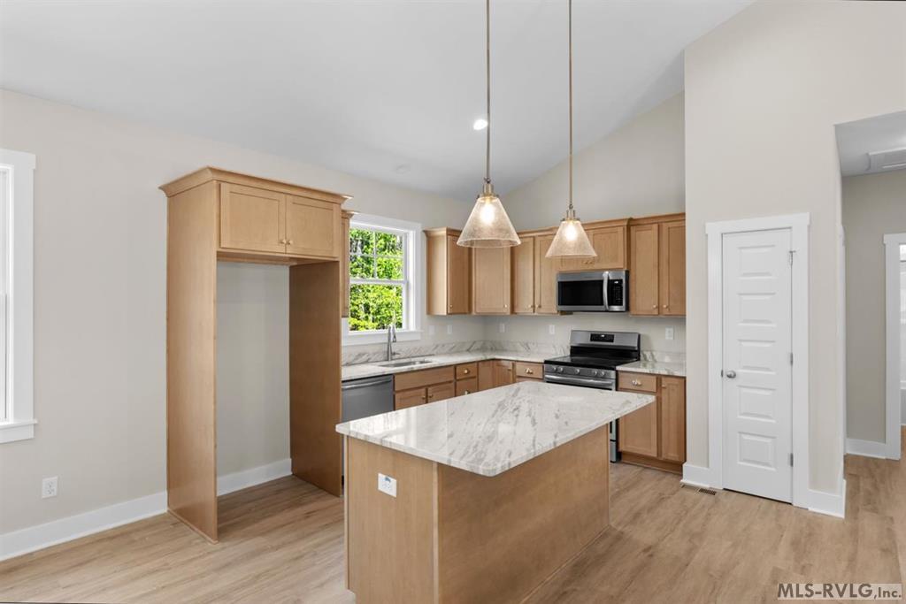 209 White Oak Court Property Photo 16