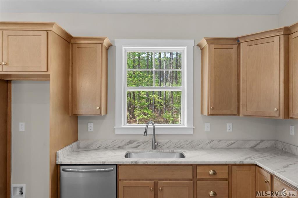 209 White Oak Court Property Photo 18