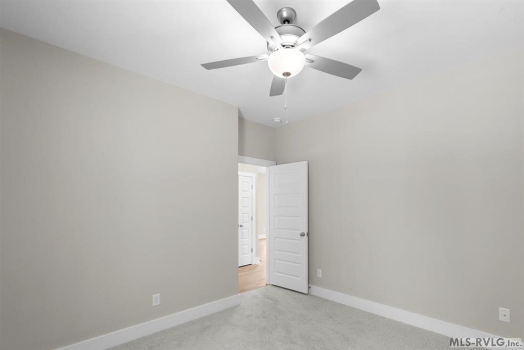 209 White Oak Court Property Photo 25