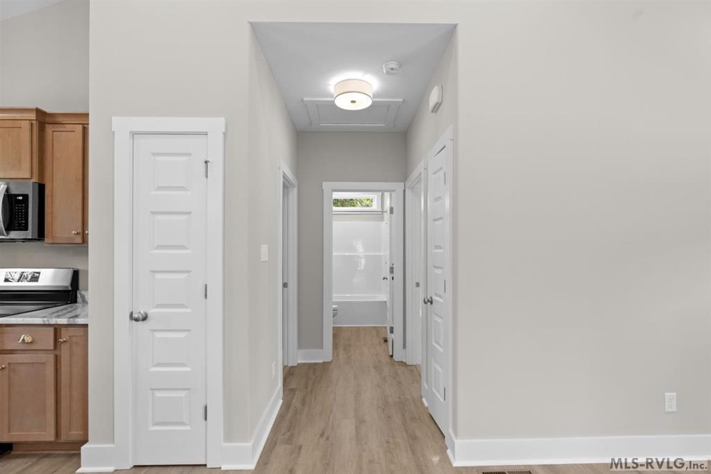 209 White Oak Court Property Photo 31