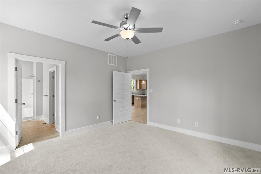 209 White Oak Court Property Photo 34