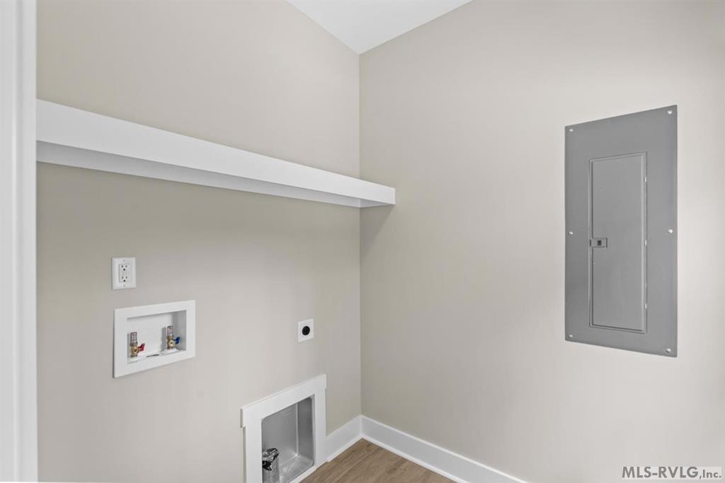 209 White Oak Court Property Photo 39